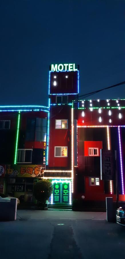 פוצ'און Michigan Motel מראה חיצוני תמונה